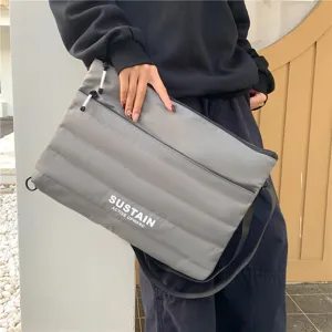 Lässige Gesteppte Laptoptasche Nylon Umhängetasche Schultertasche Unisex Pendeln Tägliche Wasserdichte Geschäftshandtasche