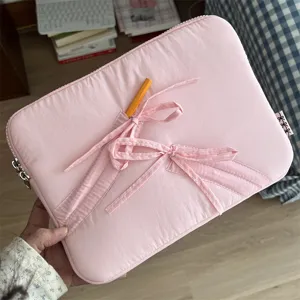 Rosa süße Schleife Laptop Hülle 13 Zoll ästhetische Tablet Schutzinnentasche mit Stiftehalter