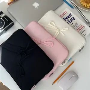 Niedliche Schleife 13 Zoll Laptop-Hülle Detailansicht, ästhetische Schutztasche.
