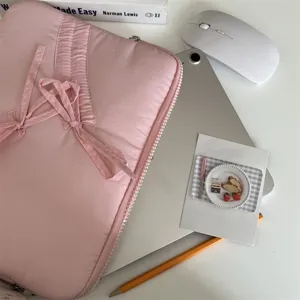 Rosa Schleife 13 Zoll Laptop-Schutzhülle Detail, süße ästhetische Tablet-Aufbewahrungstasche.