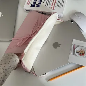 Rosa Schleife 13 Zoll Laptoptasche Detail, weiches Plüschinnenfutter, schützende Tablet Hülle.
