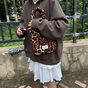 Borsa per laptop in peluche con stampa leopardato, custodia morbida per tablet con manico 13 pollici.