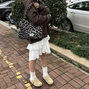 Borsa morbida e peluche con stampa leopardata in stile coreano per laptop e tablet.