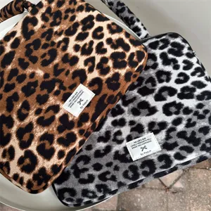 Borsa custodia per laptop leopardata, elegante marsupio soffice per tablet da 13 15 pollici.