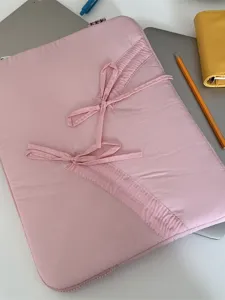 Rosa Schleife Laptop-Hülle 13 Zoll süße gesteppte Tablet-Schutztasche ästhetische Tasche