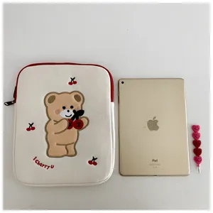 Süße bestickte Kirsch-Bär 11 13 Zoll Laptoptasche, weiche innere Schutzhülle für Tablets.