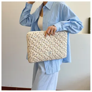 Gesteppte florale Laptoptasche Tablet Schutzhülle niedliche Innentasche 13 Zoll 15 Zoll