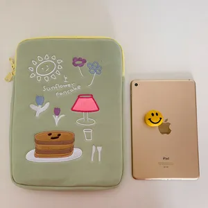 Grüner süßer bestickter Laptoptasche Tablet Schutzhülle mit Sonnenblumen Pfannkuchen Design
