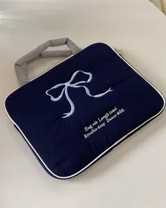 Niedliche bestickte Schleife Laptoptasche mit Griffen, stilvolles 13 15 Zoll Tablet Etui.