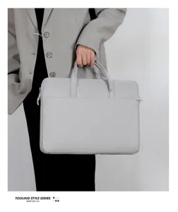 Sacoche pour ordinateur portable 15.6 pouces gris cartable daffaires elegant pour femmes.