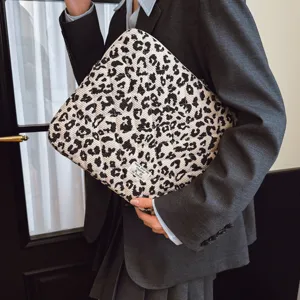 Schicke schwarz-weiße Leo-Laptoptasche, langlebige Kord-Tablettasche für den Alltag.