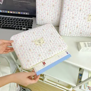 Ins Stil 13 Zoll Laptoptasche, niedliche Blumen Bär Muster Dokumenten-Tasche für Tablet.