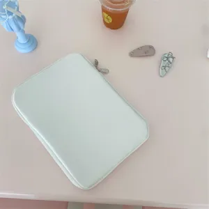 White zipper laptop sleeve cute tablet storage bag minimalist protective case for everyday use.