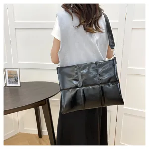 Puffer laptop shoulder bag stylish quilted messenger bag designed for 15.6 inch notebooks.