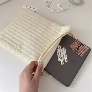 Koreanische minimalistische gesteppte gepolsterte Tablet-Hülle weiße Laptoptasche Schutz