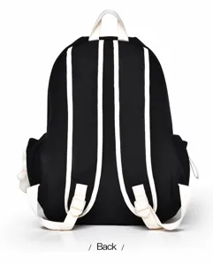 Mochila escolar negra clasica con correas blancas estilo minimalista casual diario