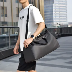 Solid color fitness travel bag detail view, large capacity casual sports handbag for outdoor.