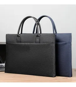 Vista dettagliata della ventiquattrore per laptop da uomo minimalista, borsa da lavoro.