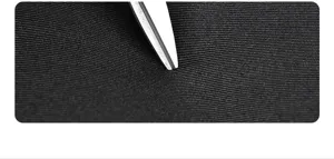 Primer plano de la textura de tela negra duradera para mochila de negocios, resistente.