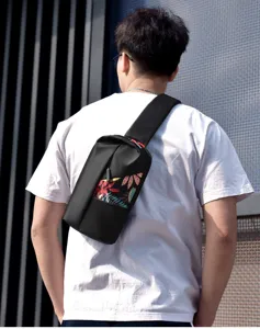 Men's casual printed chest bag, minimalist outdoor single shoulder crossbody bag for men.