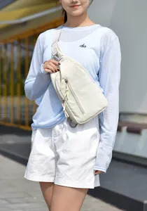 Sac de poitrine décontracté pour hommes et femmes, sac bandoulière tendance pour le trajet.