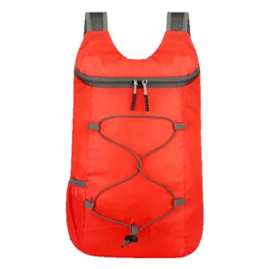 Mochila deportiva plegable impermeable para exteriores en rojo vivo con cremallera y cordón.
