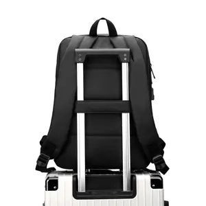 Zaino porta PC business nero da uomo con fascia per valigia per viaggi e lavoro.