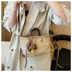 Lightweight waterproof shoulder crossbody handbag women casual commuting daily tote bag stylish