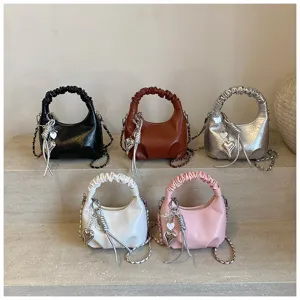 Koreanische Damen Handtasche mit Raffung, modische Schultertasche und Umhängetasche.