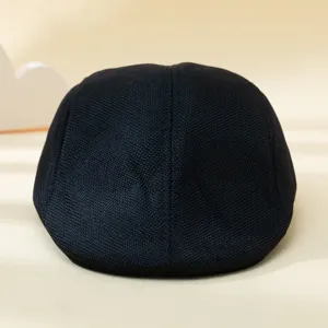 Black imitation linen ivy cap detail view, classic retro flat hat for men and outdoor daily wear.