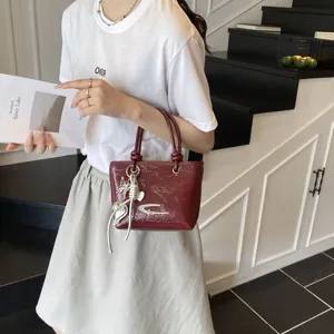 Stylish women handbag vintage glossy tote bag elegant shoulder bag daily fashion accessory