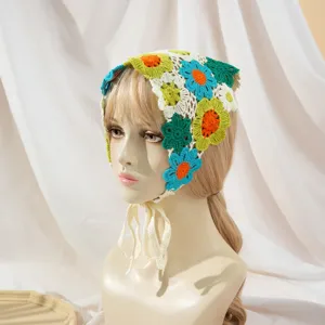 Foulard Triangulaire en Crochet Floral Boho Marguerite Foulard Vintage Doux Tricoté Cheveux Bandana Femmes Été Accessoires Tête