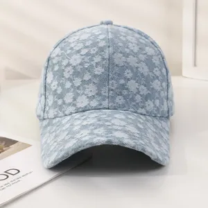 Casquette de baseball en jean bleu clair avec motif floral, chapeau de soleil élégant.