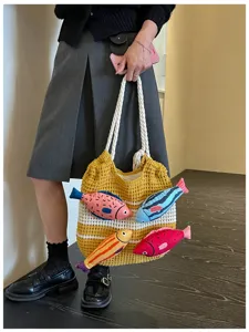 Gestrickte Umhängetasche mit süßen bunten Fischen große Kapazität lässige Damentasche