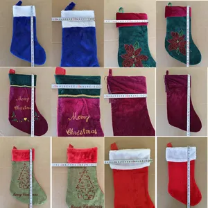 Chaussette de Noël sac cadeau cheminée décoration de fête de vacances rouge vert bleu festif