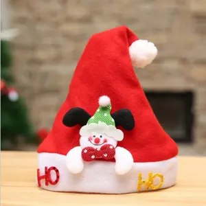 Bonnet de Noël en peluche avec design de bonhomme de neige et feutre rouge festif.