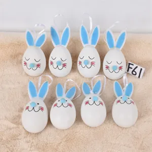 Ensemble d'ornements d'œufs de Pâques lapin, œufs en plastique peints avec oreilles en peluche.