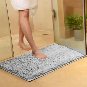 Grijze shaggy badmat voor badkamer vloer antislip pluche waterabsorberend rechthoek tapijt.