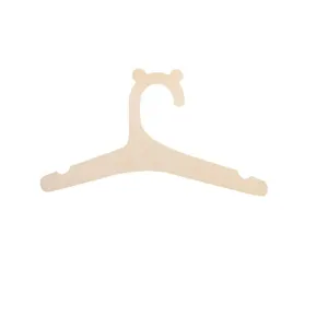 Süßer Kleiderbügel aus Holz mit Bärenohren Design für Kinderzimmer Dekoration und Babybekleidung.