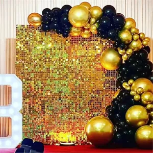 Fond de scène à paillettes carrées avec arche de ballons pour décoration de fête.