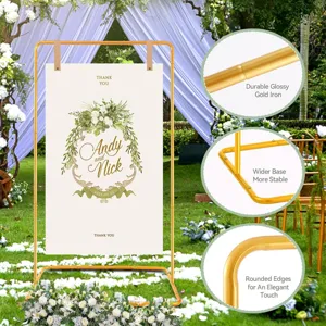 Détails de gros plan du support d'arche de mariage doré avec fer durable et base stable.