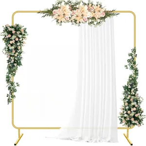 Support de toile de fond d'arche de mariage carré doré avec rideau blanc pour fête.