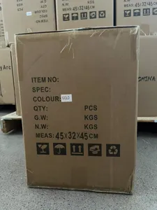 Vista detallada de la caja de embalaje del soporte de arco de escritorio de hierro.
