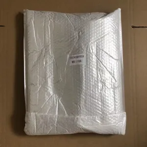 Vue détaillée de l'emballage du support d'arche de ballon rond avec taille de 150cm et bases.