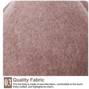 Nahaufnahme der hochwertigen Textur aus braunem Wollfilz für Damen-Wintermützen