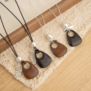 Korean Vintage Wooden Hollow Teardrop Pendant Necklace Long Sweater Chain With Artificial Pearl Designer Jewelry For Women