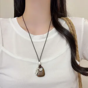 Korean vintage wooden hollow teardrop pendant necklace long sweater chain jewelry accessory
