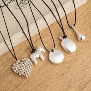 Set collana con ciondolo in argento opaco minimalista coreano per donne elegante chic