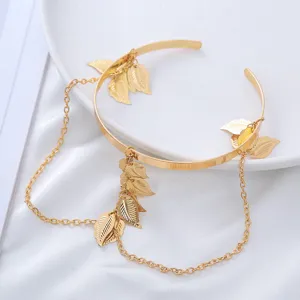 Bracciale da Braccio a Catena Con Nappina a Foglia di Moda Bracciale Aperto in Metallo Lucido Ciondolo a Foglia Catena del Corpo Gioielli da Donna Fotografia di Strada