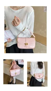 Sac à bandoulière en cuir verni rose pour femmes, élégant sac sous les bras vintage avec boucle.